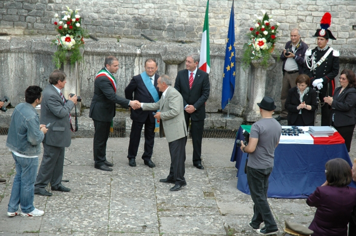 Clicca per vedere l'immagine alla massima grandezza