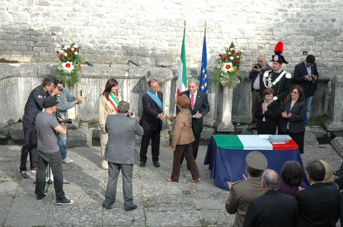 Clicca per vedere l'immagine alla massima grandezza